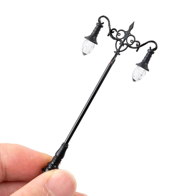 Micro Landscape Yard Light Miniature Street Light 1:87 Scale for Role Play Hobby Building Model Sandbox Dual-Head 3V/12V 3