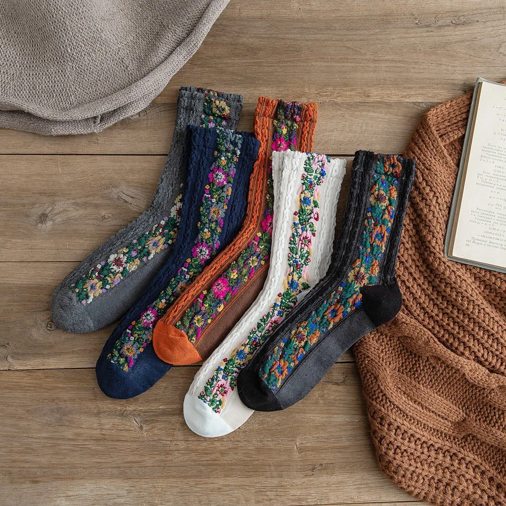 

Woman Retro National Style Novelty Socks Women Fashion Sweet Floral Print Cotton Crew Socks Female Adult Sock