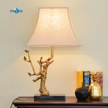 

Table lamp for living room bedroom，ｌｏｕｎｇｅ，ｓｔｕｄｙ，ｏｆｆｉｃｅ，ｒｅａｄｉｎｇ，ｂｒａｓｓ　ｂｏｄｙ，ｃｌｏｔｈ　ｌａｍｐ　ｓｈａｄｅ， Nordic　ｓｔｙｌｅ，brass body