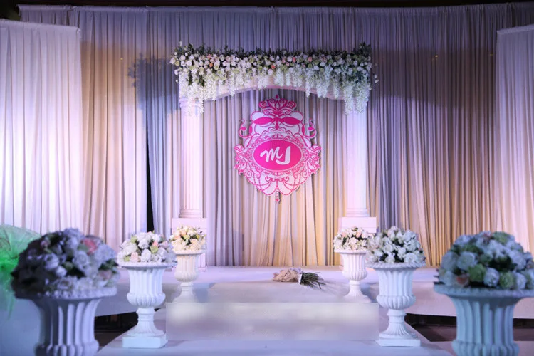 7439107570_892986121