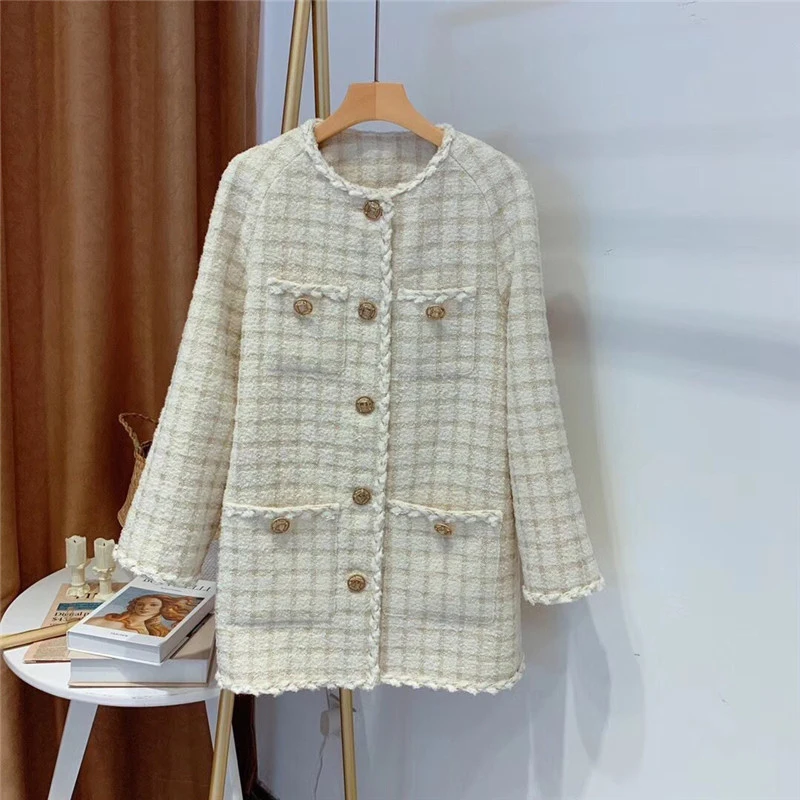 

Women Loose Plaid Wool Coat 2019 Women Top Quality Round Neck Single Breasted Beige Tweed Jacket Long Coat Overcoat Winter Coats
