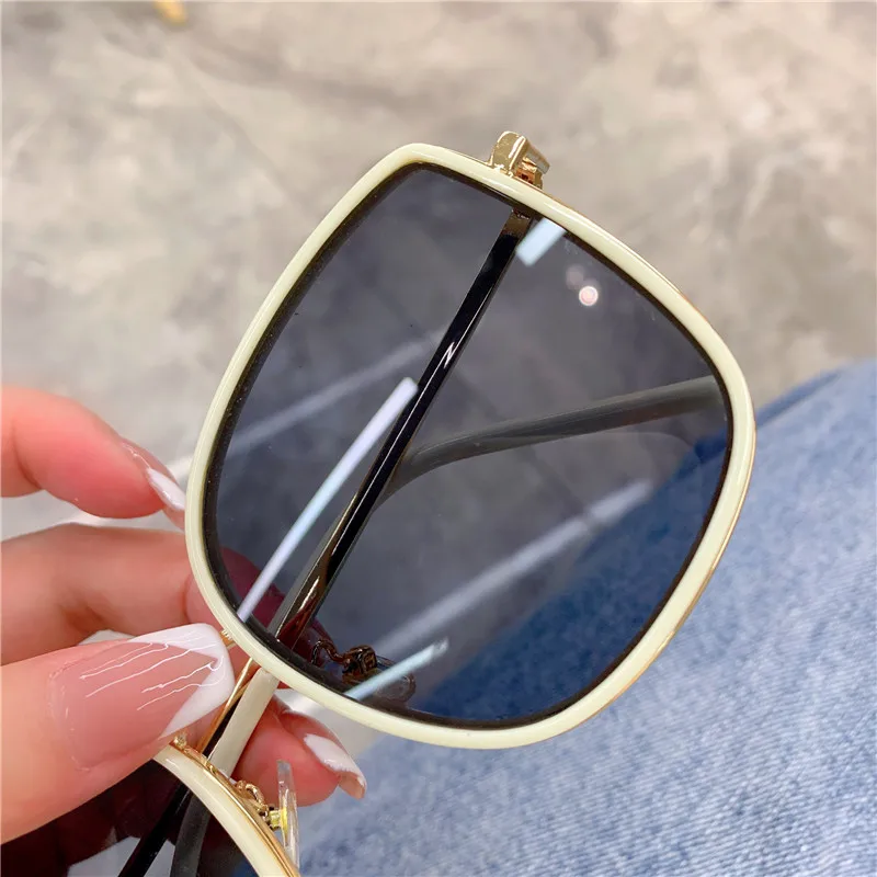 2021 New Fashion Square White Black Sunglasses Retro Vintage Sun Glasses Oversize Shades Glasses UV400 for Women designer sunglasses