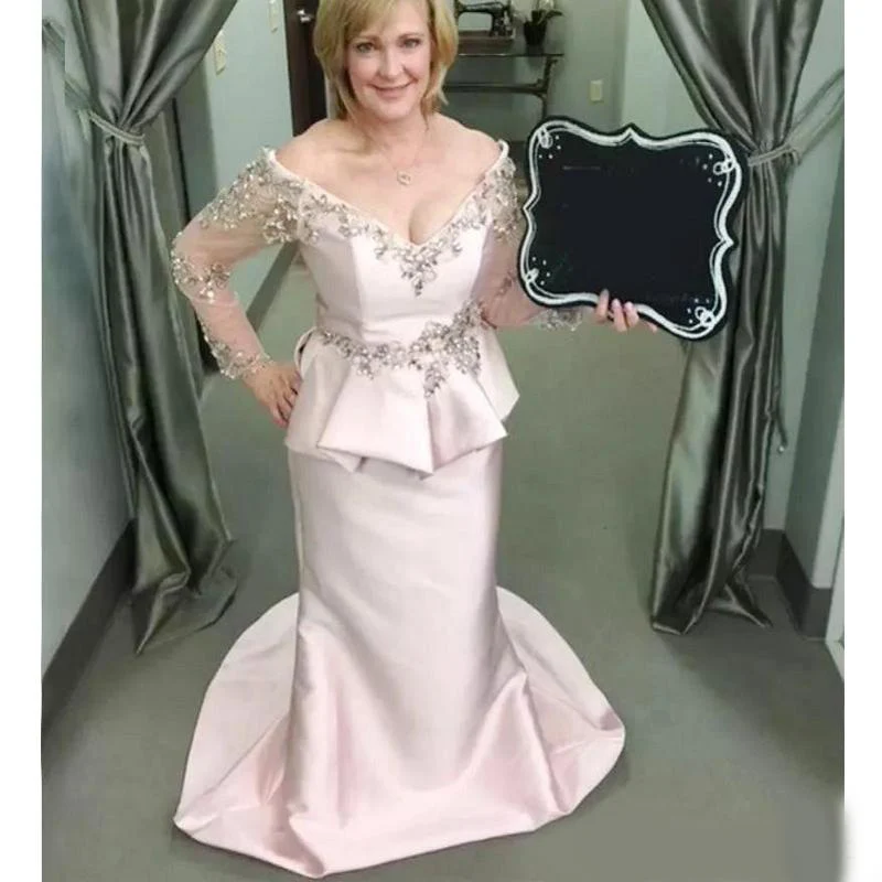 

Plus Size Mother of the Bride Dresses Sheer Long Sleeves Beaded V Neck Wedding Guest Dress with Peplum Evening Gowns