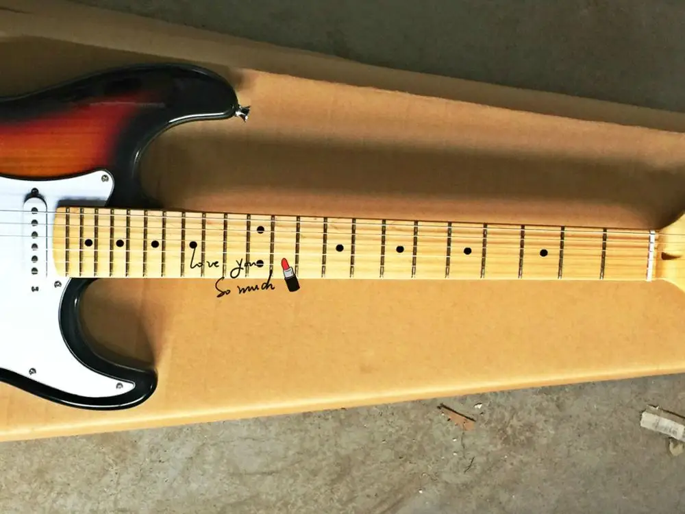 Высокое качество FPST-1002 3TS цвет твердый корпус белый pickguard клен гриф электрогитара