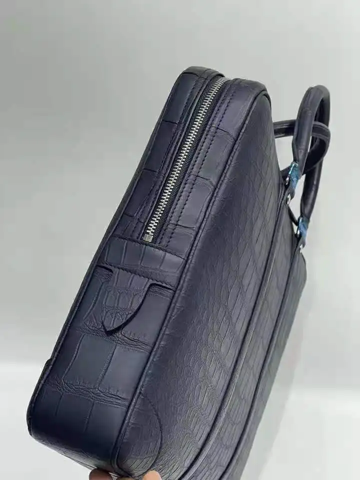 Рисунок 5 - Мужской деловой портфель из натуральной