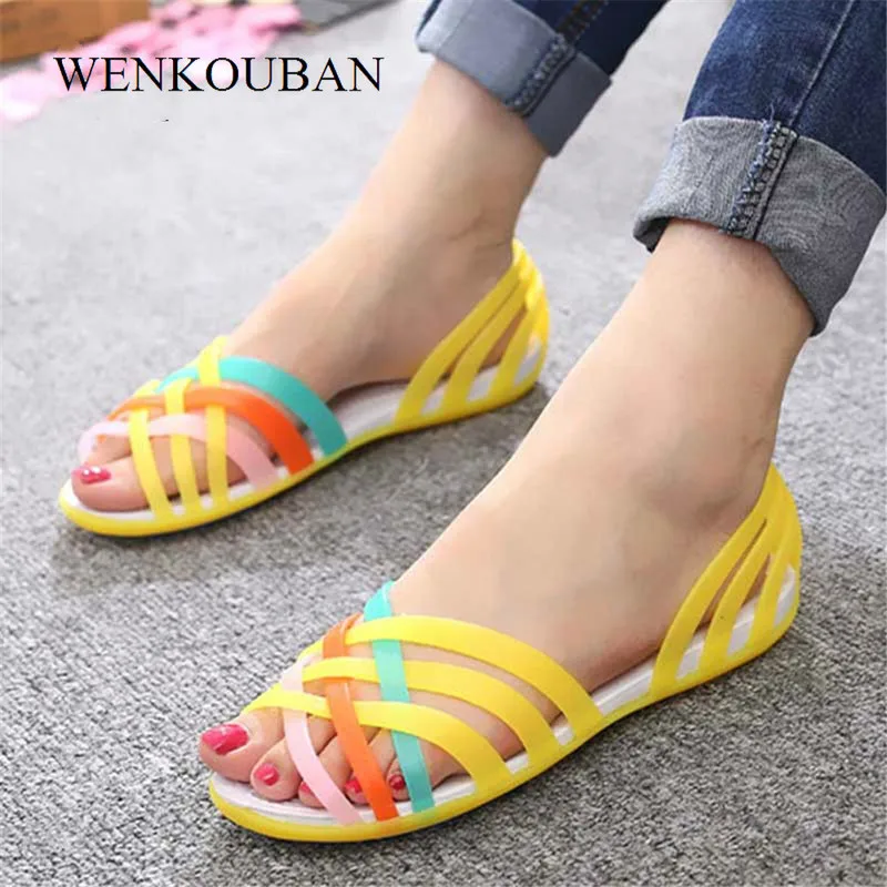 2020 Women Jelly Shoes Rainbow Summer Sandals Female Flat Shoes Ladies Slip On Woman Candy Color Peep Toe Women's Beach Shoes