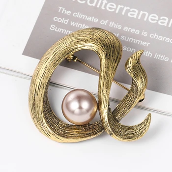 

Vintage Original Pearl Brooches For Men 2019 Simple Metal Fish Brooch Pins Women Brincos Jewelry Wholesale
