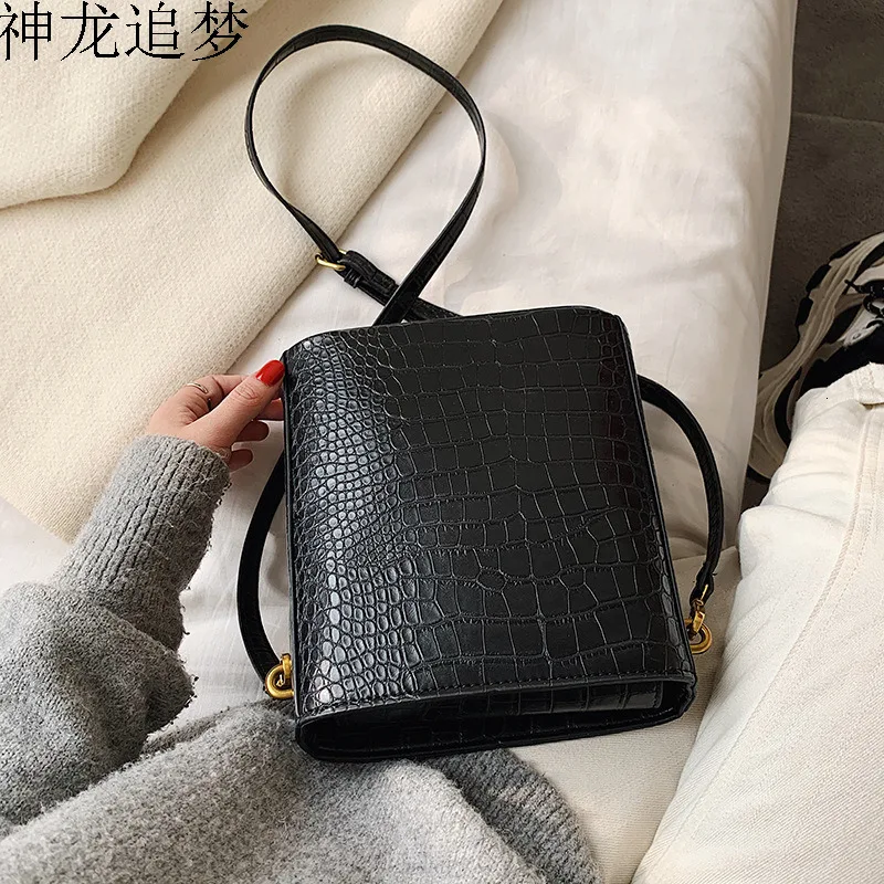

Female Large Crossbody Bags For Women 2020 Leather Luxury Handbag Designer Sling Sac A Main Ladies Hand Shoulder Messenger Bag