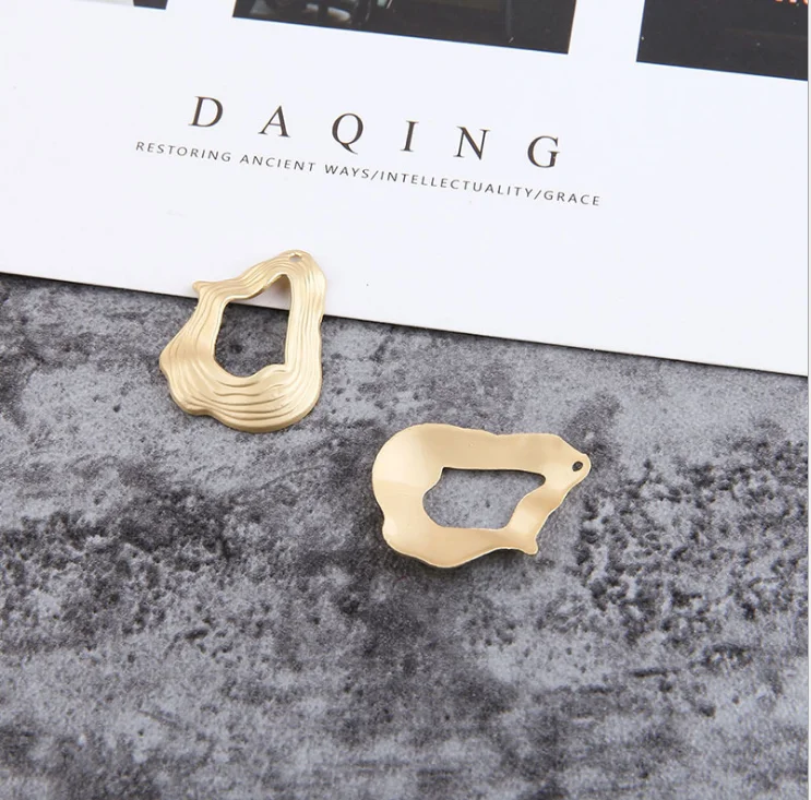 Golden Zinc Alloy Charms Pendant Heart Geometric Round Charms 10pcs/lot For DIY Fashion Earrings Jewelry Making Accessories - Окраска металла: 08