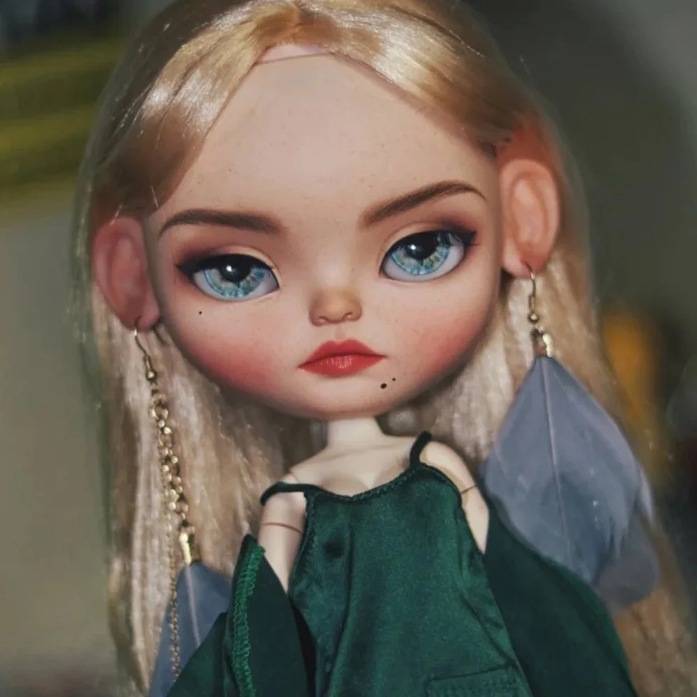 

ICY 19 joint blyth doll with makeup face tanskin with hair Girl gift Indifferent expression expression makeup doll