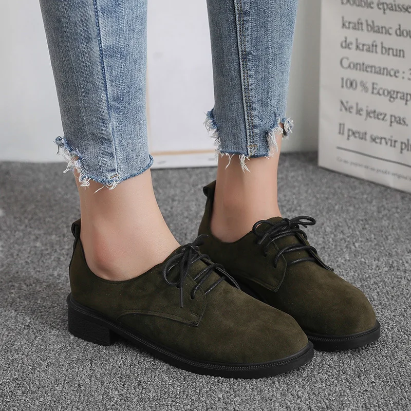 Новые женские туфли на шнуровке в стиле ретро; женские туфли-оксфорды больших размеров; женские лоферы на плоской подошве; женские туфли из флока на платформе и низком каблуке