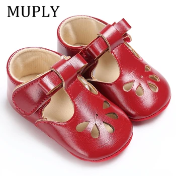 

Soft rubber bottom Newborn baby moccasins PU leather fashion Hollowed flowers toddler baby girl shoes First Walkers For Party