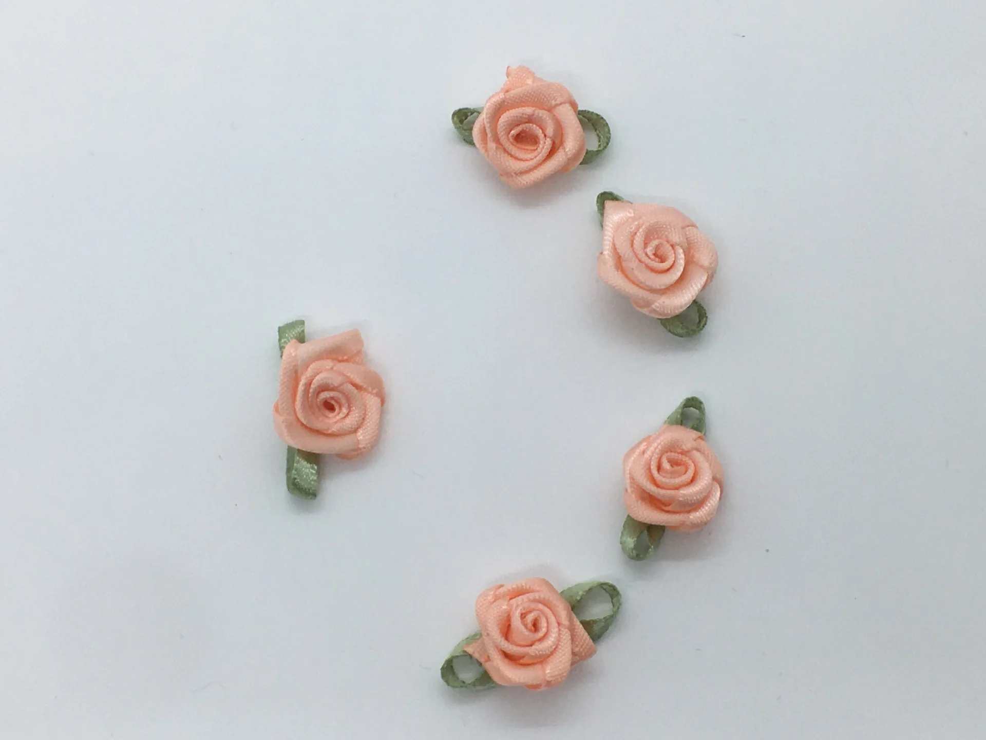 100 개/몫 다채로운 작은 장미 쥬얼리 리본 패브릭 DIY 모자 모자를 쓰고 있죠 액세서리 Applique 직물