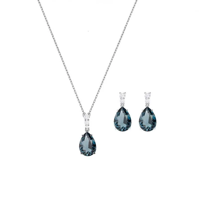 

Keris Store High quality SWA. Super beautiful Crystal Drop Lady Necklace Ping
