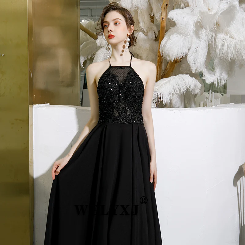 Черное длинное вечернее платье с вырезом украшенное бисером кружевное винтажное