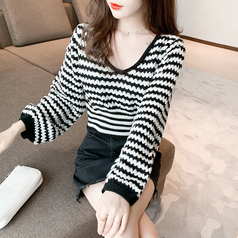 

Women 2020 New Striped Padded Pullover Bottoming Shirt Cotton Autumn and Winter Fashion Style Women's Short Knitted Sweater Tops