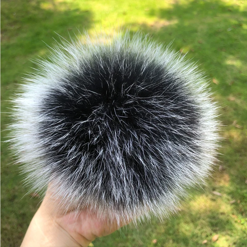 13 15 cm DIY Natural Color Real Raccoon Fur Pompoms For Bags Knitted Beanie Cap Hats Genuine fox fur Pom pom grey skully hat Skullies & Beanies