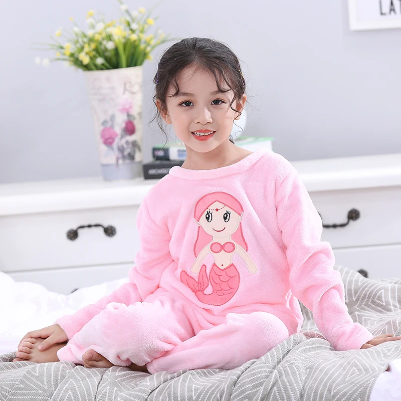 Baratos 2019 pijamas de lana de invierno para niños espesar la ropa de dormir de franela caliente para niñas ropa de dormir de lana de Coral pijamas para niños Camiseta larga + pantalón