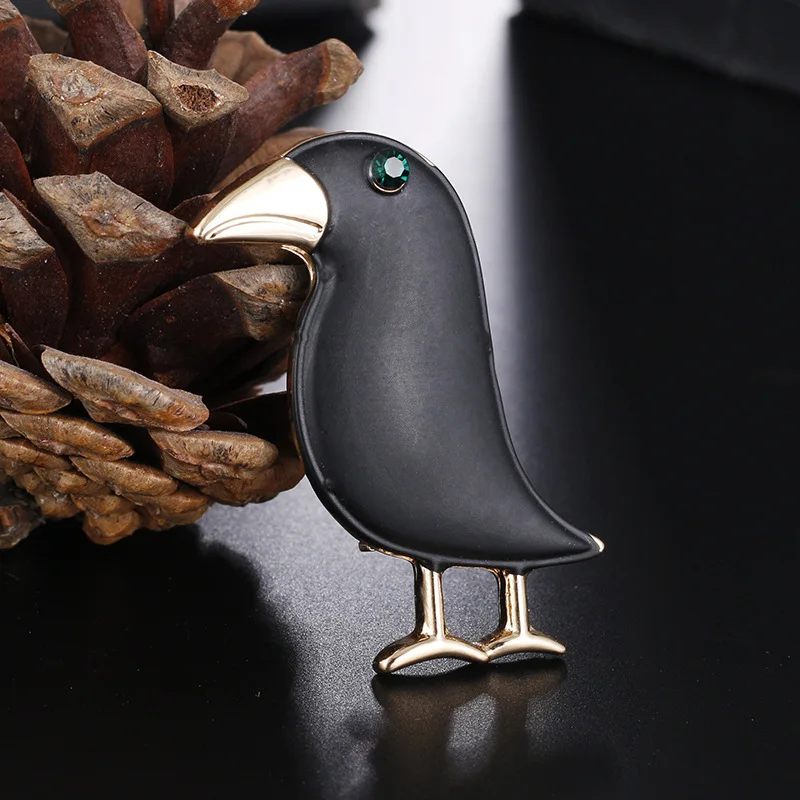 

Crow Brooch Black Paint Bird Enamel Brooches Men Women Suits Dress Hat Collar Brooch Pins Animal Scarf Buckle Gift