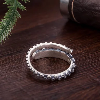 

Fashion personality ring men and women fashion personality tidal wave titanium steel ring windproof net Kazakhstan ring