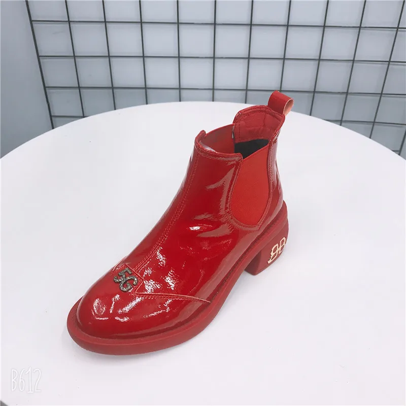 YeddaMavis/красные ботинки; теплые зимние ботинки; Новинка; женские ботинки из лакированной кожи в Корейском стиле; бархатные короткие зимние ботинки; женская обувь