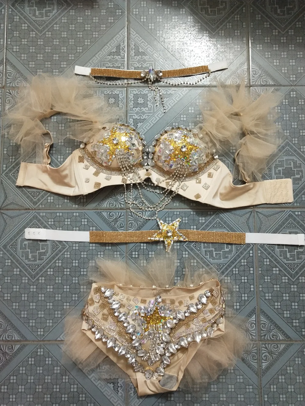 Necklace+Bra+Belt+Shorts) Sparkly Gold Rhinestones Bikini Performance Outfit Women Bra Set DJ Singer Nightclub Bar Sexy Costume
