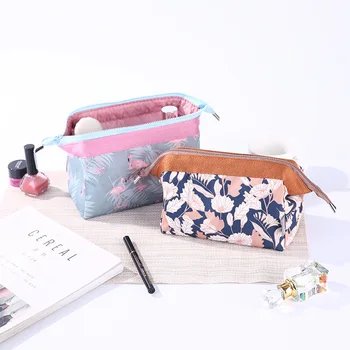 

Fashionable Lady Cosmetic Bag Waterproof Flamingo Travel Storage Bag Portable Toiletry Bag Beautician Tool Box