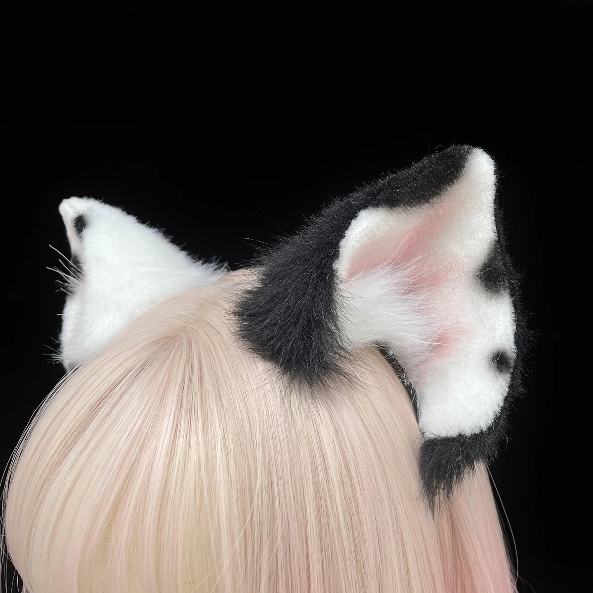 

Обруч для волос ручной работы с плюшевыми черными и белыми маленькими очаровательными свиными ушками