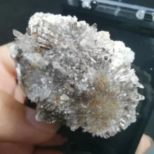 Natural high quality aluminum fluoride anhydrite crystal crystal healing energy stone decoration QUARTZ GEM delivery box