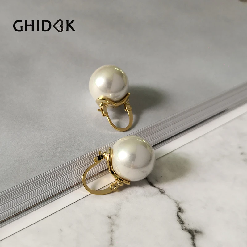 Серьги-кольца GHIDBK женские золотые большая круглая жемчужина в стиле барокко
