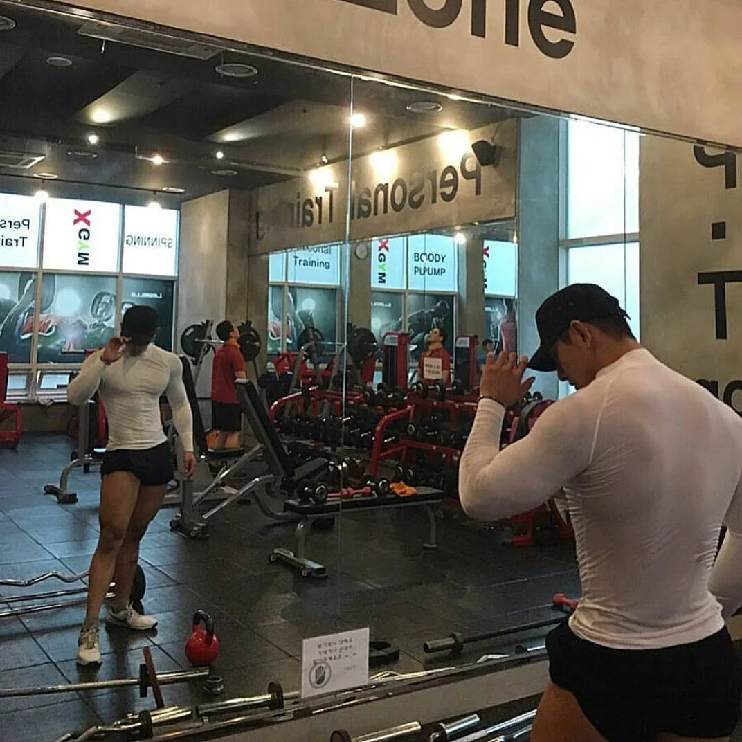 Muscle Brother стиль Фитнес-тренировка с длинным рукавом Базовая рубашка Топы дышащая эластичность Влагоотводящая быстросохнущая плотная