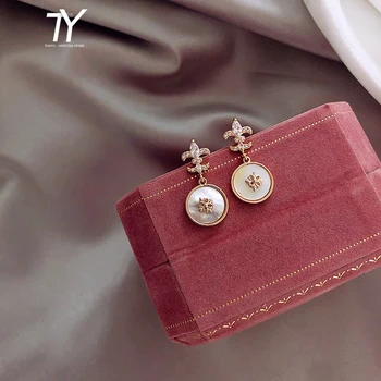

2020 new fashion classic geometric elements Earrings sexy female Earrings round shell pendants earrings Korean female jewelry