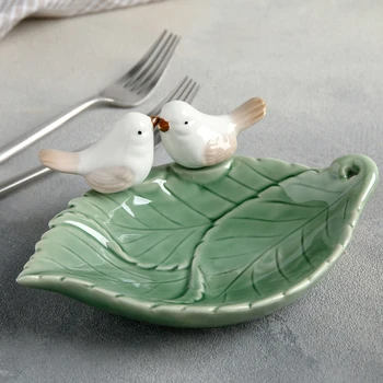 

Dish 19 × 15.5 cm "Birds on a leaf", green