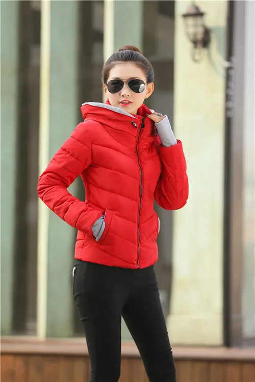 53 зимняя куртка для женщин размера плюс, женские парки, утепленная верхняя одежда, одноцветные пальто с капюшоном, короткие женские тонкие хлопковые стеганые базовые Топы - Цвет: Red