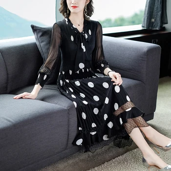 

COIGARSAM Polka Dot Women Long dress New Spring Chiffon Lace Pleated Mesh Dresses Black 8851