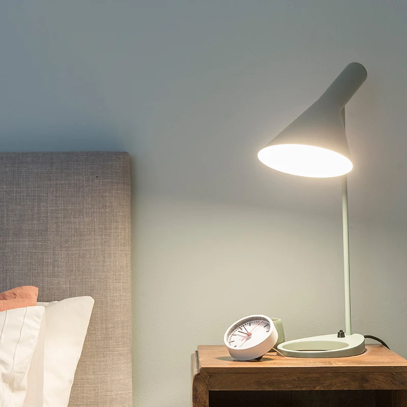 Белый Реплика Луи Современная AJ настольная лампа Arne Jacobsen настольные лампы для спальни кабинет стенд светильник домашний Лофт Декор Светильник E27 - Цвет абажура: Белый