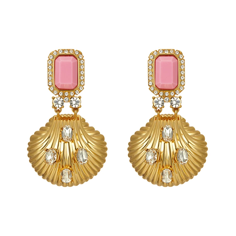 

Retro Pink Gem Golden Drilled Shell Ear Nails Earrings Feminine Temperament