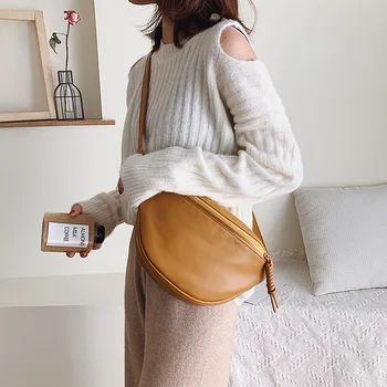 

2020 Korean fashion women's bag waist bag retro single shoulder diagonal chest bag semicircular small bag