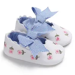 Модная обувь принцессы с вышитыми цветами для маленьких девочек; мокасины для новорожденного на мягкой подошве с большим бантом; обувь для