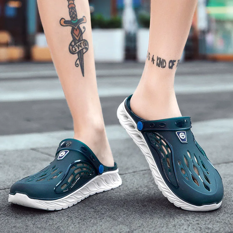 2021 Summer New Men Sandals Casual Slippers Clogs Men Outdoor Beach Shoes Fashion Sandals Male Water Shoe Comfortable Breathable