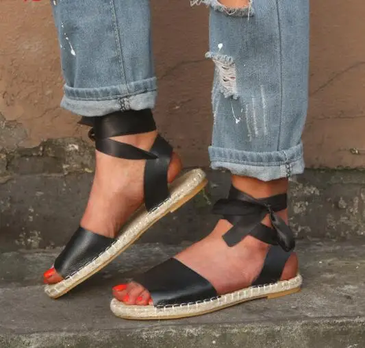 

Women PU Back Zip Sandals Summer Gladiator Cross Tie Sandals Narrow Band Buckle Design Cover Heel Flat Shoes Female Rome Flats
