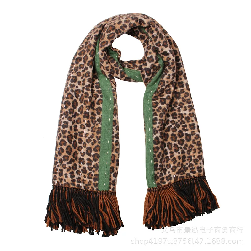 

Bearded Leopord Pattern Frame Faux Handmade Long Side Machine Covered Edge Short Side Yarn Shall Winter Style European Version o