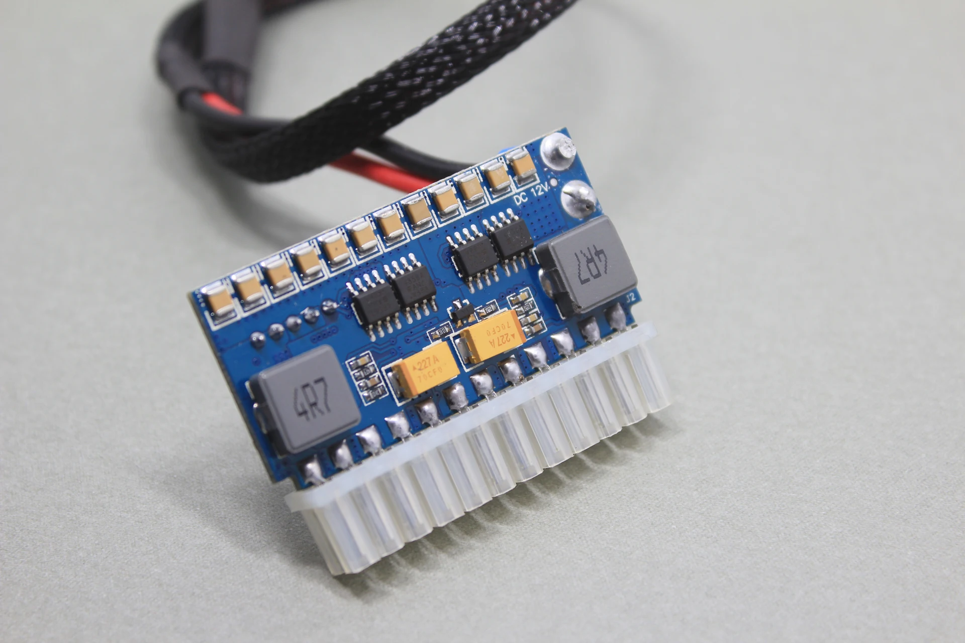 

Z2-ATX-200 PICO-BOX с высоким уровнем Мощность в он-лайн DC-ATX Мощность модуль ITX 24PIN