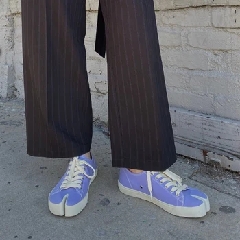 

2020 new arrival women's casual shoes canvas flat shoes vulcanized shoes split toe shoes for women hand-painted comfortable