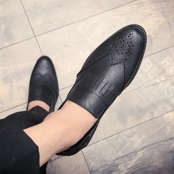 

2019 Leather Mens Loafers brogue slip on Fashion Shoes men Handmade Moccasins Soft Leather flats casual Men's Boat Shoes L4
