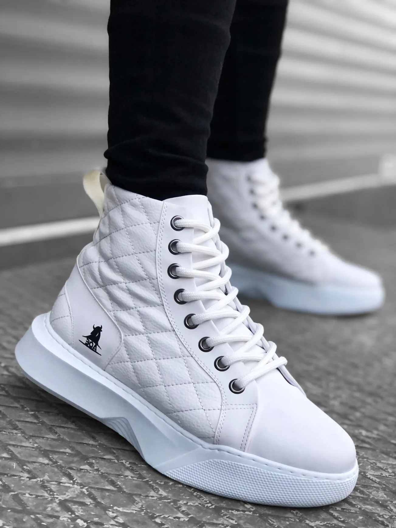 BA0159 Laced White Quilted Men 'S High Sole Sports Boots |