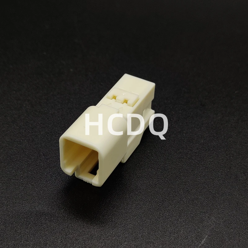 The original 90980-11765 4PIN automobile connector plug shell and connector are supplied from stock