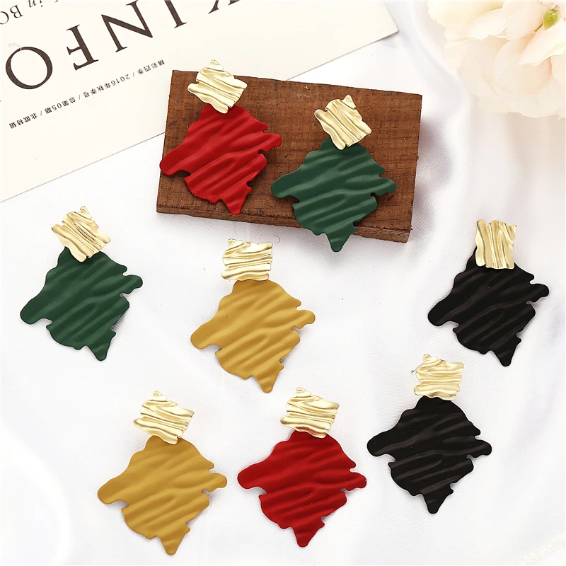 Женские фигурные серьги красные черные зеленые желтые сережки подарочные