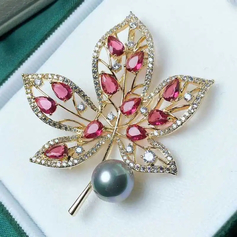 

Spot lovely day han edition brooch female prevent exposed clasp pin contracted maple corsage, factory direct sale