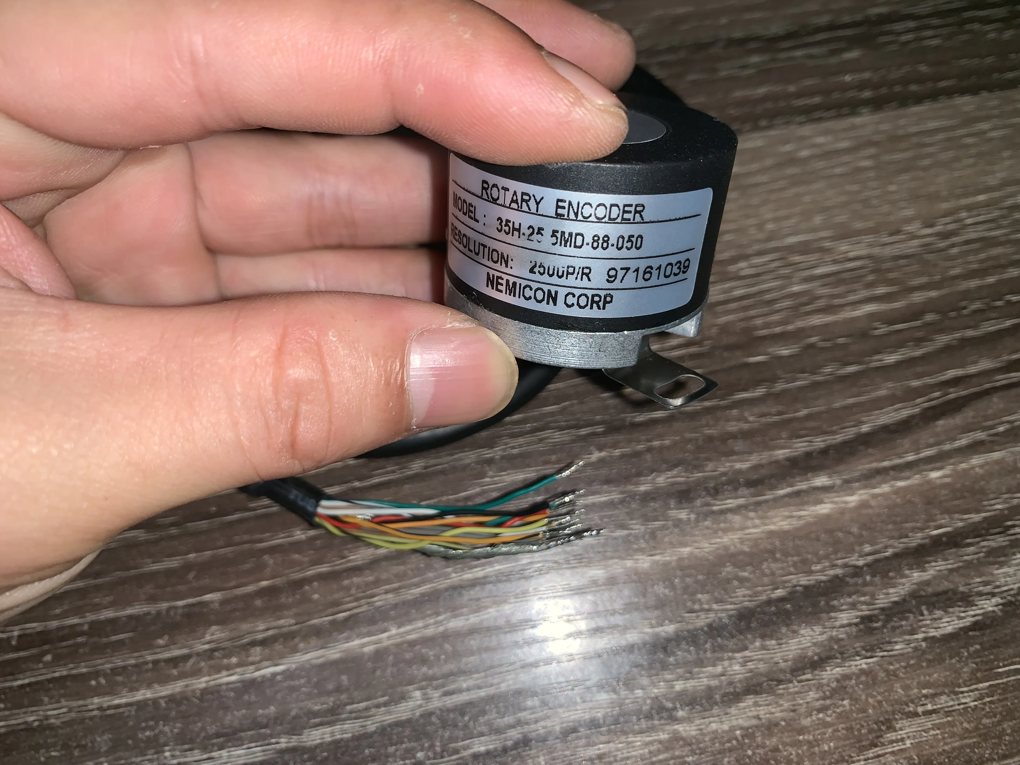 Кодировщик в оригинальном герметичном серводвигателе 35H-25-5MD-88-050 35H-25-5MD новая